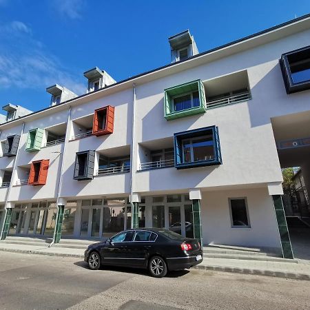 Antracit Apartman - Free Parking Pětikostelí Exteriér fotografie