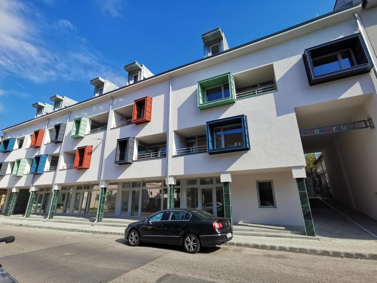 Antracit Apartman - Free Parking Pětikostelí Exteriér fotografie
